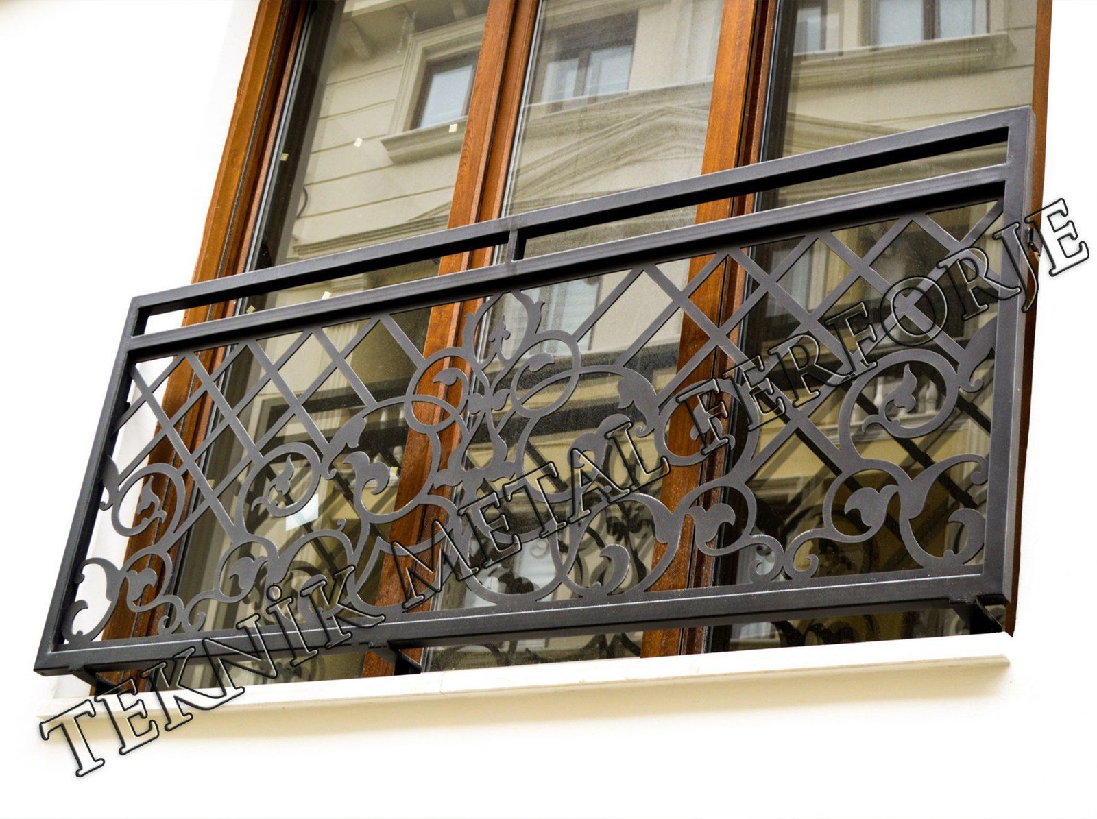 Lazer Kesim Dekoratif Balkon Korkuluğu